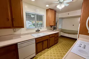 205 Floyd Ave, Modesto, CA 95350 - Photo 9