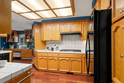 7725 Blackwater Way, Sacramento, CA 95831 - Photo 15