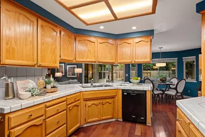 7725 Blackwater Way, Sacramento, CA 95831 - Photo 19