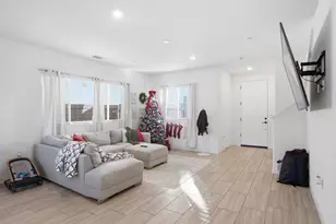7249 Robins Cv Dr, Stockton, CA 95219 - Photo 9