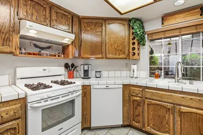 8189 Bantry Court, Sacramento, CA 95829 - Photo 17