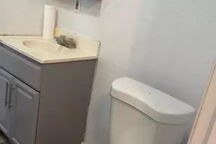 421 E Elm St, Lodi, CA 95240 - Photo 9