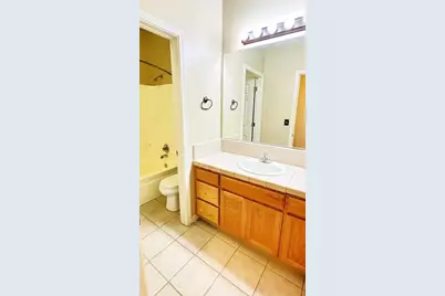 2337 Lonnie Beck Way, Stockton, CA 95209 - Photo 17