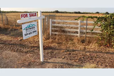 26304 E Mahon Avenue, Escalon, CA 95366 - Photo 17