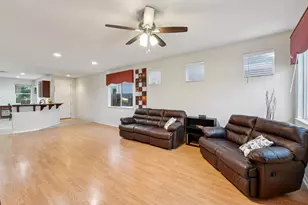 7448 Abbey Cir, Elk Grove, CA 95757 - Photo 13