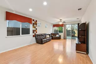 7448 Abbey Cir, Elk Grove, CA 95757 - Photo 11