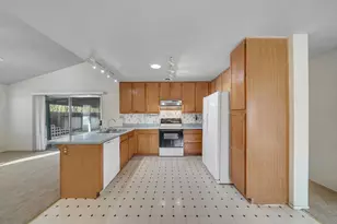 5241 Bassett Way, Sacramento, CA 95823 - Photo 21