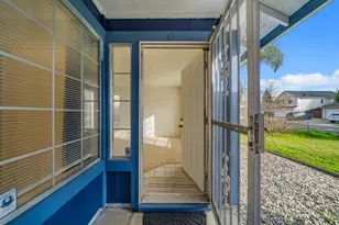 5241 Bassett Way, Sacramento, CA 95823 - Photo 5