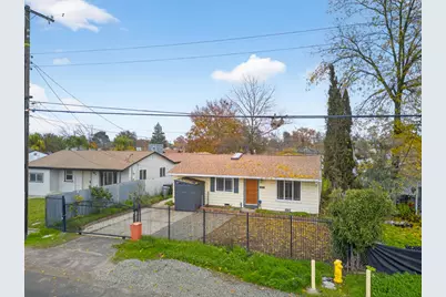 2812 Plover Street, Sacramento, CA 95815 - Photo 3