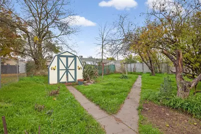 2812 Plover Street, Sacramento, CA 95815 - Photo 31