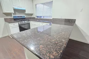 52 Brentford Cir, Sacramento, CA 95823 - Photo 3