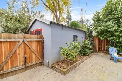 2210 D Street, Sacramento, CA 95816 - Photo 39