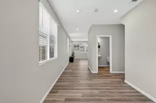 9453 Del Seis Dr, Sacramento, CA 95829 - Photo 7