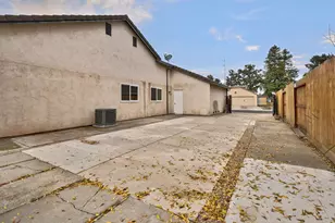 8600 Jade Crest Ct, Elk Grove, CA 95624 - Photo 35