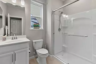 8695 Esperia Wy, Sacramento, CA 95828 - Photo 9