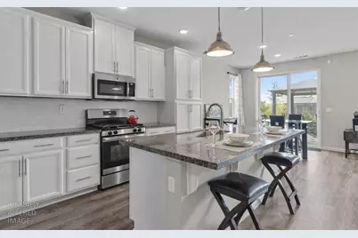 8695 Esperia Way, Sacramento, CA 95828 - Photo 3