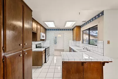 4152 Round Valley Circle, Stockton, CA 95207 - Photo 5