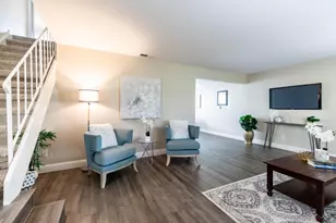 8913 Salmon Falls Dr, Sacramento, CA 95826 - Photo 5