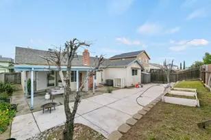 8153 Steinbeck Way, Sacramento, CA 95828 - Photo 19