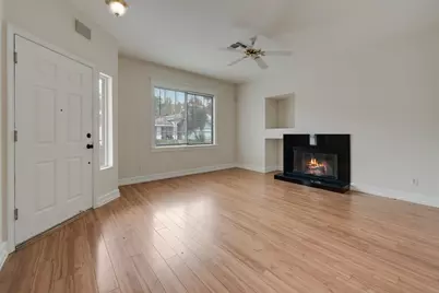 8977 E Valley Drive, Elk Grove, CA 95624 - Photo 5