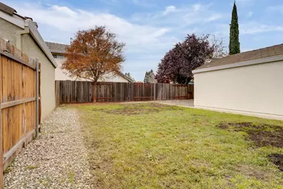 8977 E Valley Drive, Elk Grove, CA 95624 - Photo 35