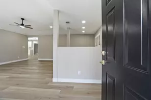 8628 Fallbrook Way, Sacramento, CA 95826 - Photo 7