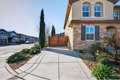 2201 Symphony Avenue, Roseville, CA 95747 - Photo 5