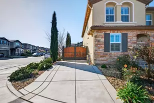2201 Symphony Ave, Roseville, CA 95747 - Photo 5