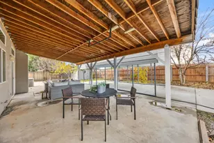 8472 Kingsland Ct, Elk Grove, CA 95624 - Photo 41