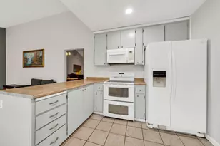 8147 Gandy Dancer Way, Sacramento, CA 95823 - Photo 21