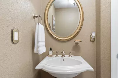 100 Hollyann Drive, Folsom, CA 95630 - Photo 15