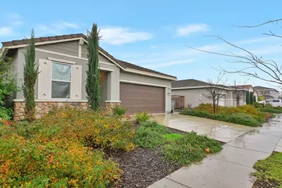 2064 Englebright Way, Plumas Lake, CA 95961 - Photo 3