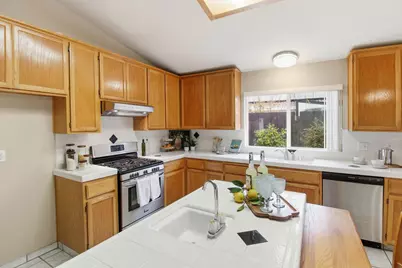 2128 Spy Glass Court, Merced, CA 95340 - Photo 9