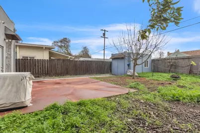122 E Monterey, Stockton, CA 95204 - Photo 17
