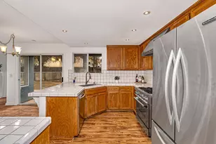 909 Neal St, Los Banos, CA 93635 - Photo 9