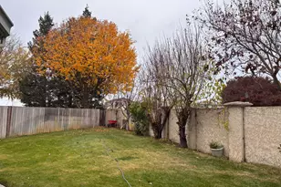 10573 Lake Point Ave, Stockton, CA 95219 - Photo 35