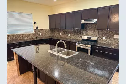 881 Douglas Street, West Sacramento, CA 95605 - Photo 5