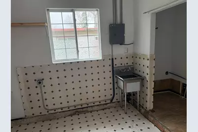 881 Douglas Street, West Sacramento, CA 95605 - Photo 3