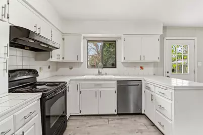 7018 Middlecoff Way, Sacramento, CA 95822 - Photo 19