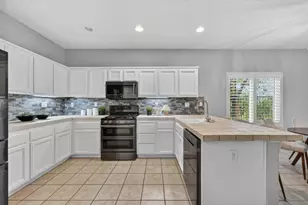 8869 Jessup Ct, Elk Grove, CA 95758 - Photo 25