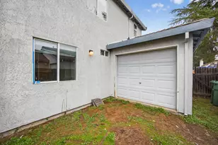 8916 Mandalay Way, Elk Grove, CA 95624 - Photo 47