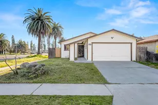 4359 W Cardiff Ave, Fresno, CA 93722 - Photo 1