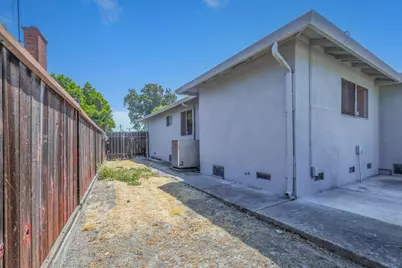 7284 Cromwell Way, Sacramento, CA 95822 - Photo 13