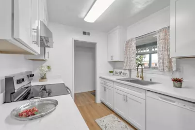 7284 Cromwell Way, Sacramento, CA 95822 - Photo 17