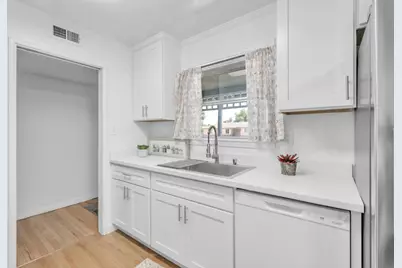 7284 Cromwell Way, Sacramento, CA 95822 - Photo 19