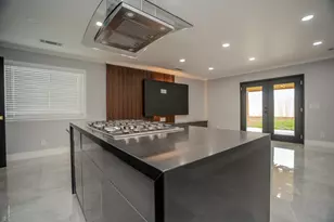 1922 N Adams St, Tulare, CA 93274 - Photo 5