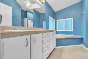 Cottonwood Ln, Sacramento, CA 95828 - Photo 27