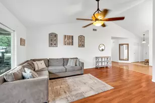 323 Emerald Oak Dr, Galt, CA 95632 - Photo 9