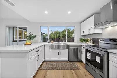 8561 Elaine Drive, Sacramento, CA 95828 - Photo 13