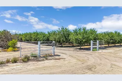 15110 Avenue 7, Madera, CA 93637 - Photo 11